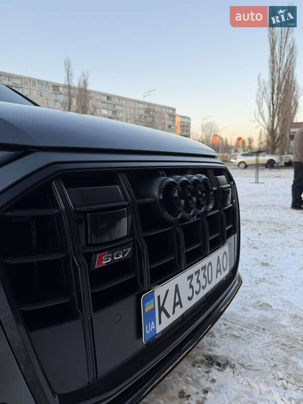 Позашляховик / Кросовер Audi SQ7 2021 в Києві