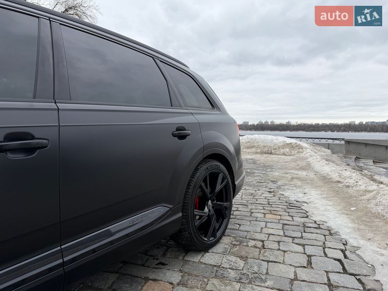 Позашляховик / Кросовер Audi SQ7 2018 в Києві
