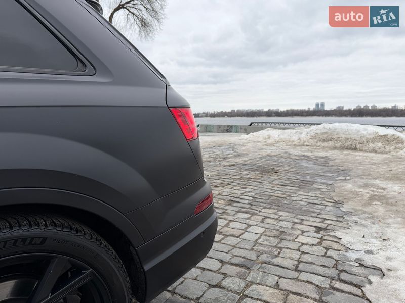 Позашляховик / Кросовер Audi SQ7 2018 в Києві