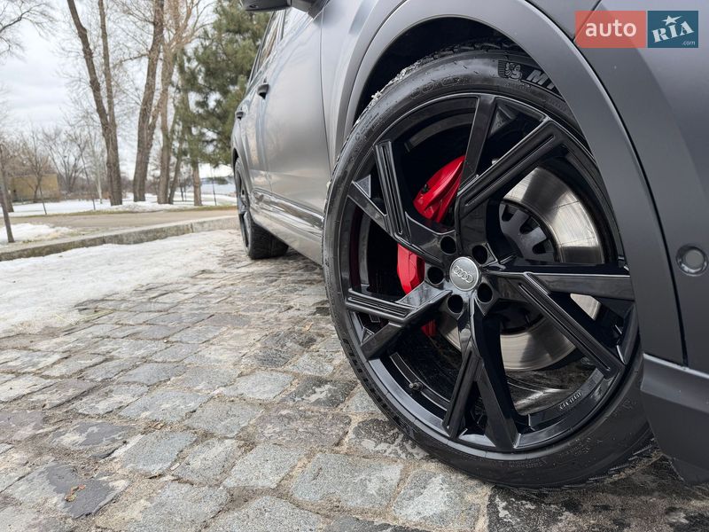 Позашляховик / Кросовер Audi SQ7 2018 в Києві