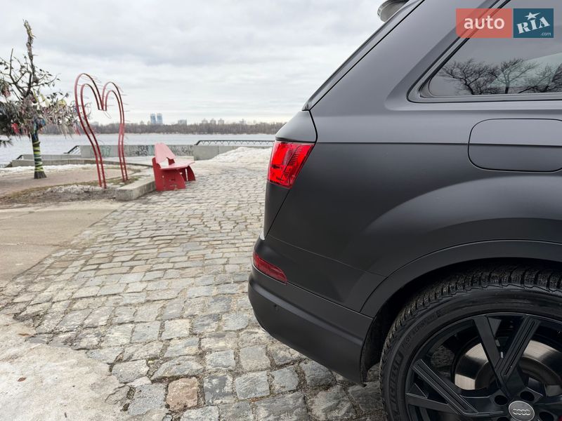 Позашляховик / Кросовер Audi SQ7 2018 в Києві