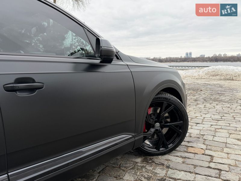 Позашляховик / Кросовер Audi SQ7 2018 в Києві
