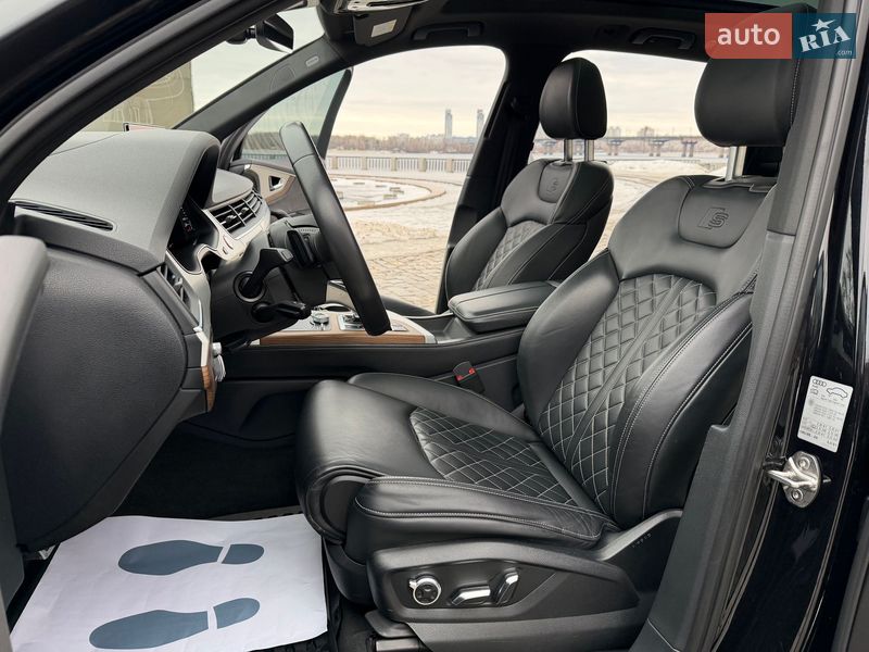 Позашляховик / Кросовер Audi SQ7 2018 в Києві