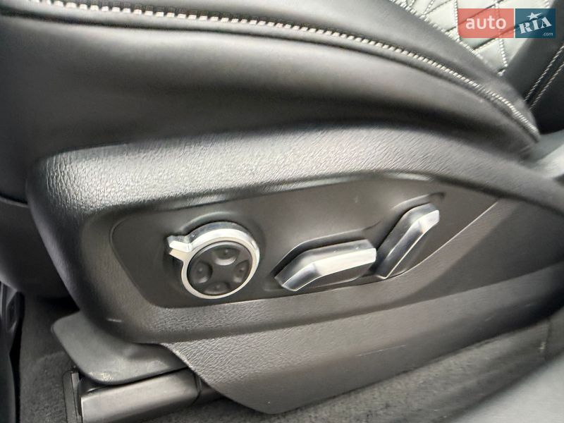 Позашляховик / Кросовер Audi SQ7 2018 в Києві