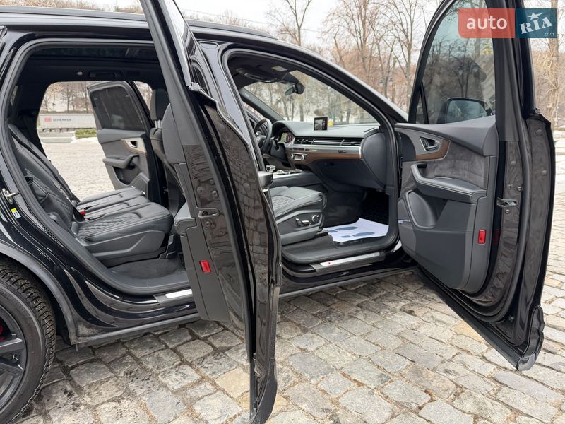 Позашляховик / Кросовер Audi SQ7 2018 в Києві