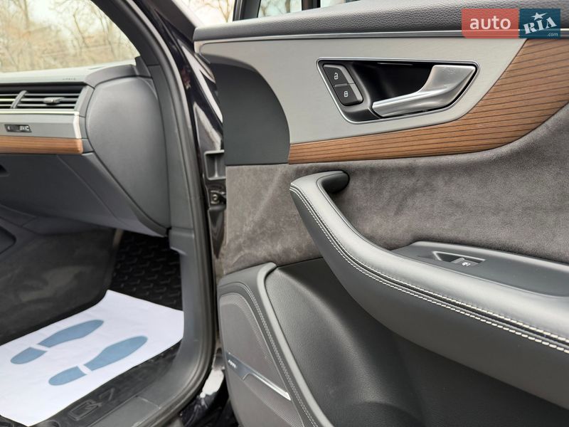 Позашляховик / Кросовер Audi SQ7 2018 в Києві