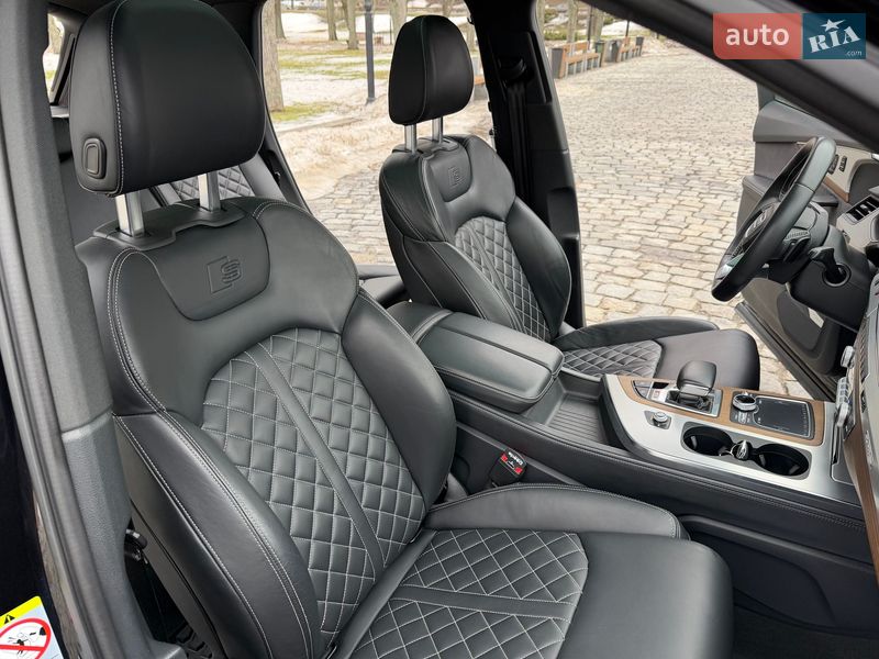 Позашляховик / Кросовер Audi SQ7 2018 в Києві
