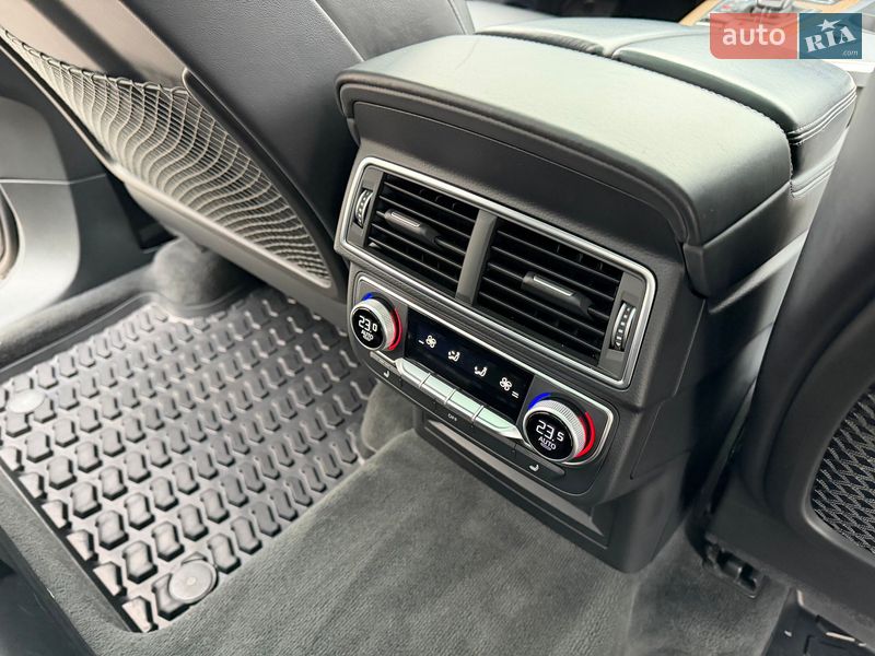 Позашляховик / Кросовер Audi SQ7 2018 в Києві