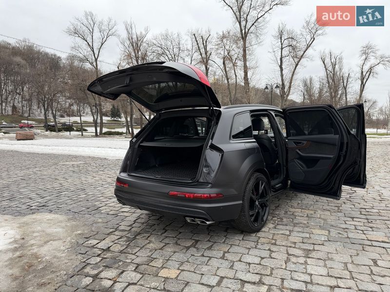 Позашляховик / Кросовер Audi SQ7 2018 в Києві