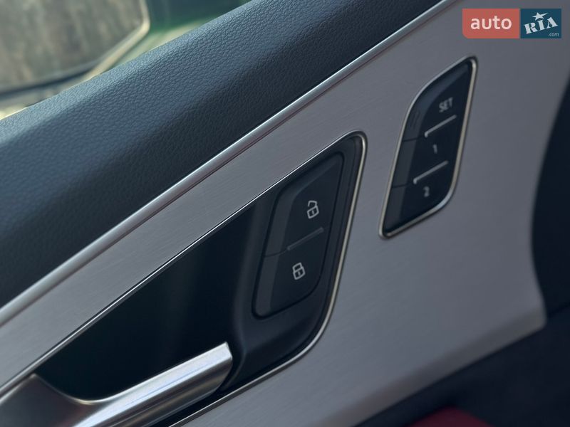 Позашляховик / Кросовер Audi SQ7 2023 в Києві