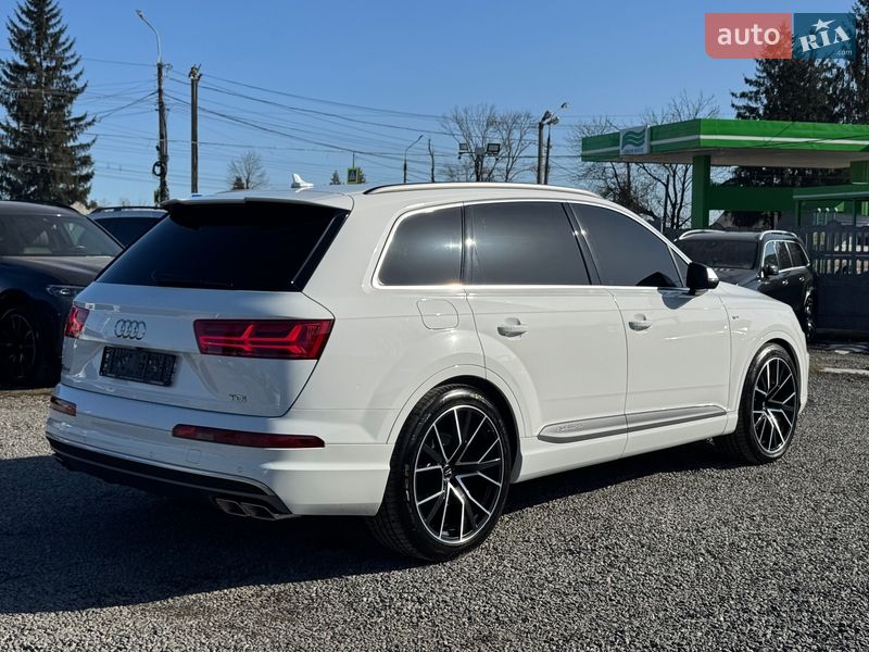Внедорожник / Кроссовер Audi SQ7 2017 в Тернополе