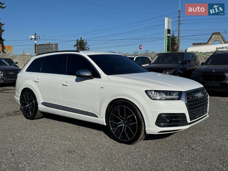 Внедорожник / Кроссовер Audi SQ7 2017 в Тернополе