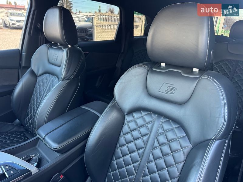 Внедорожник / Кроссовер Audi SQ7 2017 в Тернополе