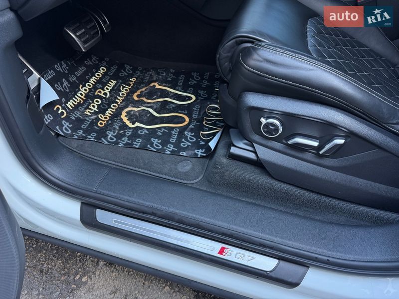 Внедорожник / Кроссовер Audi SQ7 2017 в Тернополе