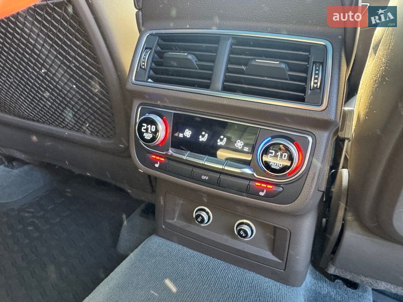 Внедорожник / Кроссовер Audi SQ7 2017 в Тернополе