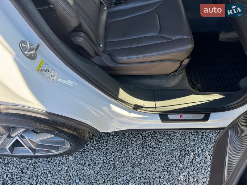 Внедорожник / Кроссовер Audi SQ7 2017 в Тернополе