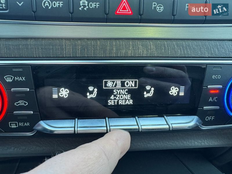 Внедорожник / Кроссовер Audi SQ7 2017 в Тернополе