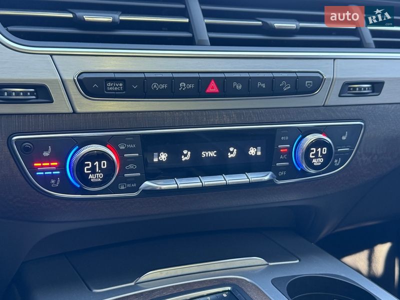 Внедорожник / Кроссовер Audi SQ7 2017 в Тернополе