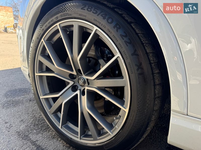 Внедорожник / Кроссовер Audi SQ7 2017 в Тернополе
