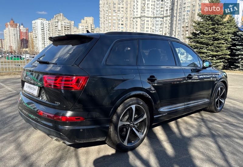 Позашляховик / Кросовер Audi SQ7 2017 в Києві