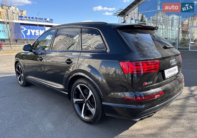 Позашляховик / Кросовер Audi SQ7 2017 в Києві
