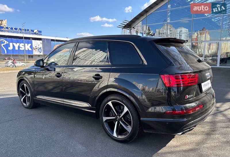 Позашляховик / Кросовер Audi SQ7 2017 в Києві