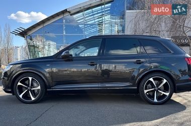 Внедорожник / Кроссовер Audi SQ7 2017 в Киеве