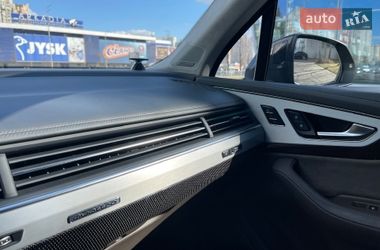 Внедорожник / Кроссовер Audi SQ7 2017 в Киеве