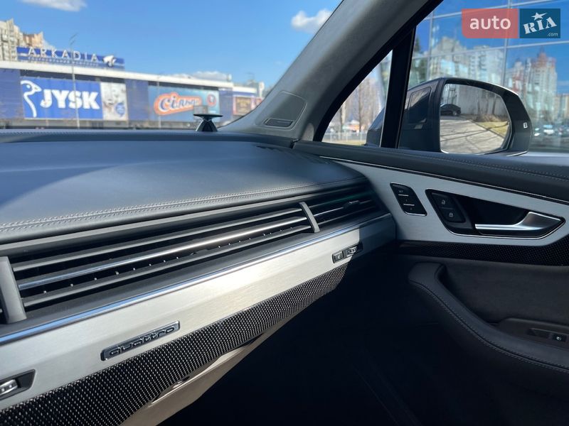 Позашляховик / Кросовер Audi SQ7 2017 в Києві