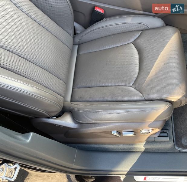 Позашляховик / Кросовер Audi SQ7 2017 в Києві