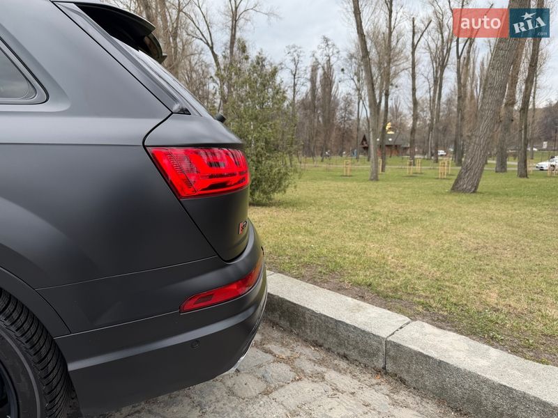 Внедорожник / Кроссовер Audi SQ7 2018 в Киеве