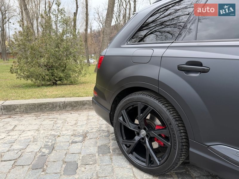 Внедорожник / Кроссовер Audi SQ7 2018 в Киеве