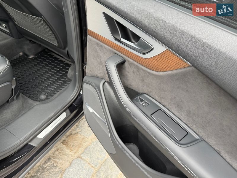 Внедорожник / Кроссовер Audi SQ7 2018 в Киеве