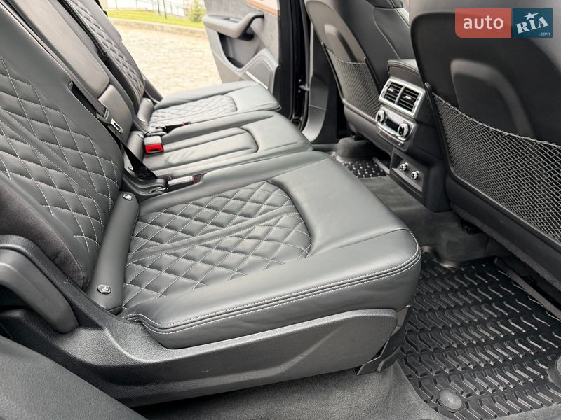 Внедорожник / Кроссовер Audi SQ7 2018 в Киеве