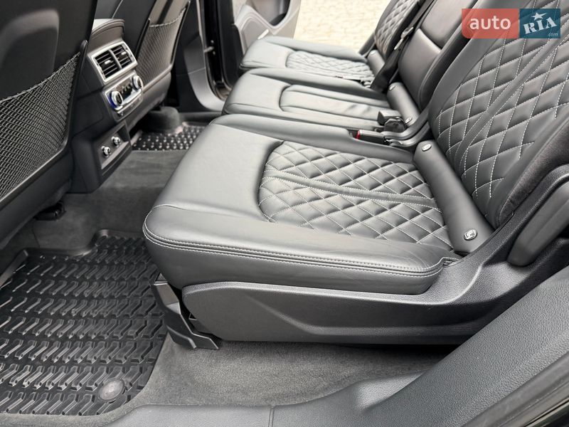 Внедорожник / Кроссовер Audi SQ7 2018 в Киеве