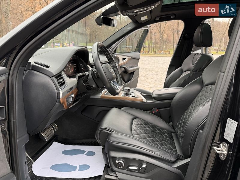 Внедорожник / Кроссовер Audi SQ7 2018 в Киеве