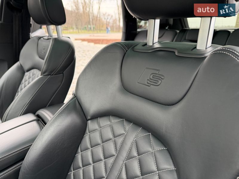 Внедорожник / Кроссовер Audi SQ7 2018 в Киеве