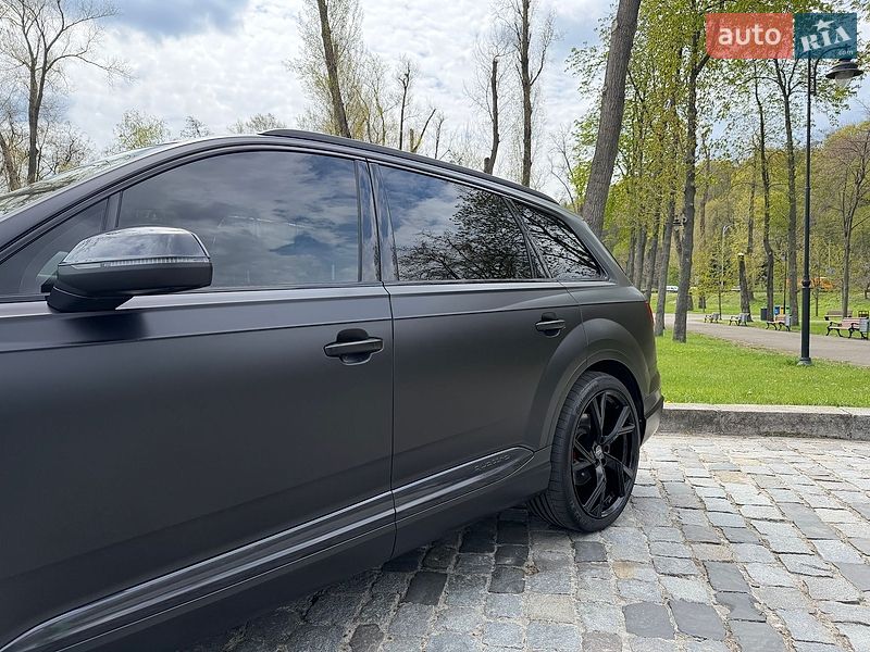 Внедорожник / Кроссовер Audi SQ7 2018 в Киеве
