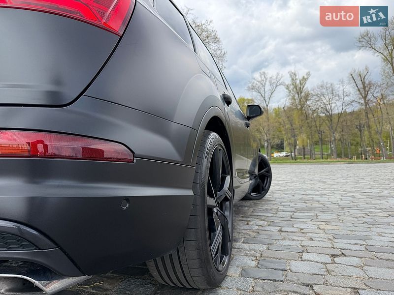 Внедорожник / Кроссовер Audi SQ7 2018 в Киеве