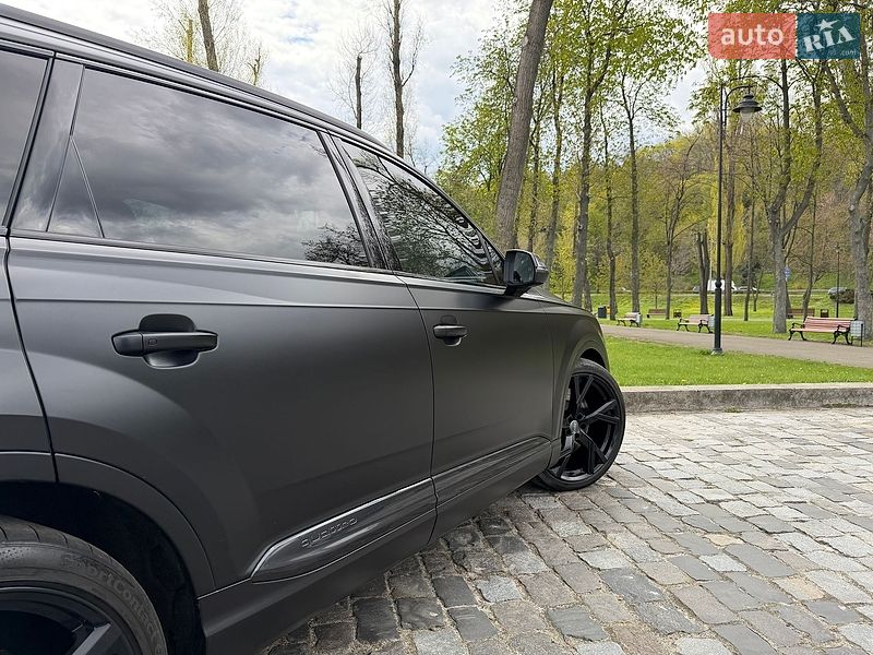 Внедорожник / Кроссовер Audi SQ7 2018 в Киеве