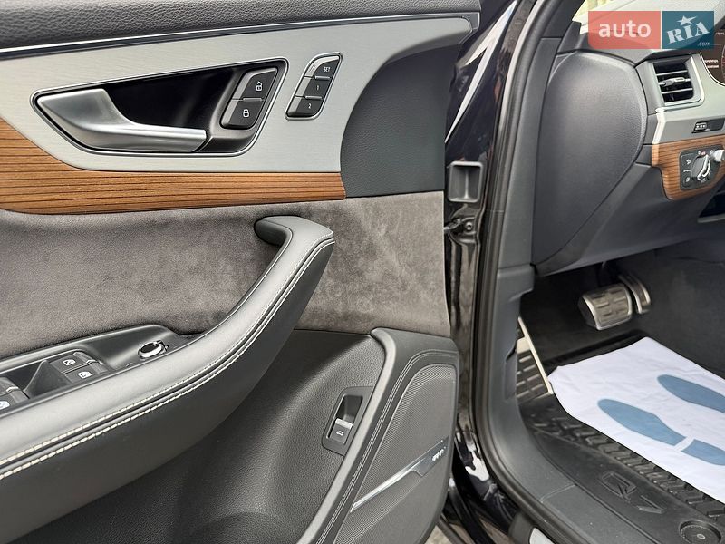 Внедорожник / Кроссовер Audi SQ7 2018 в Киеве