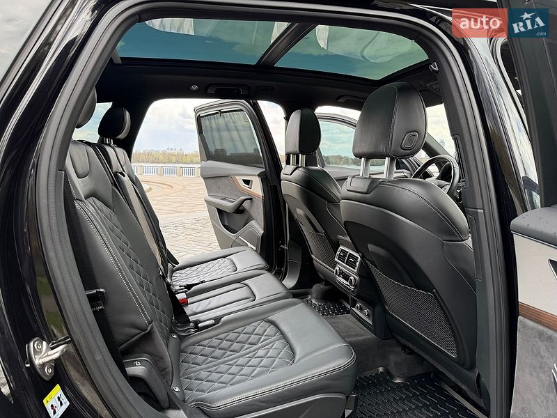 Внедорожник / Кроссовер Audi SQ7 2018 в Киеве