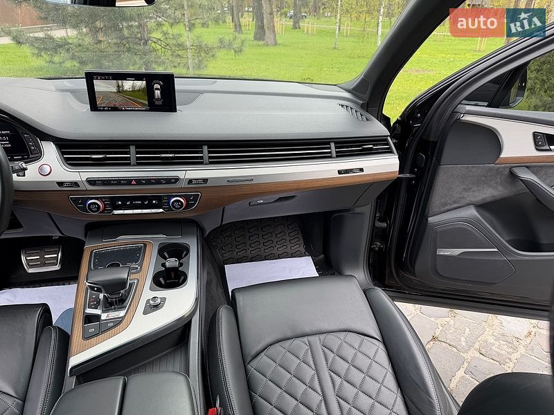Внедорожник / Кроссовер Audi SQ7 2018 в Киеве