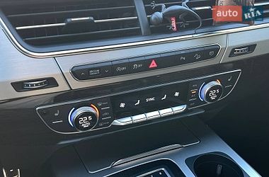 Внедорожник / Кроссовер Audi SQ7 2018 в Киеве