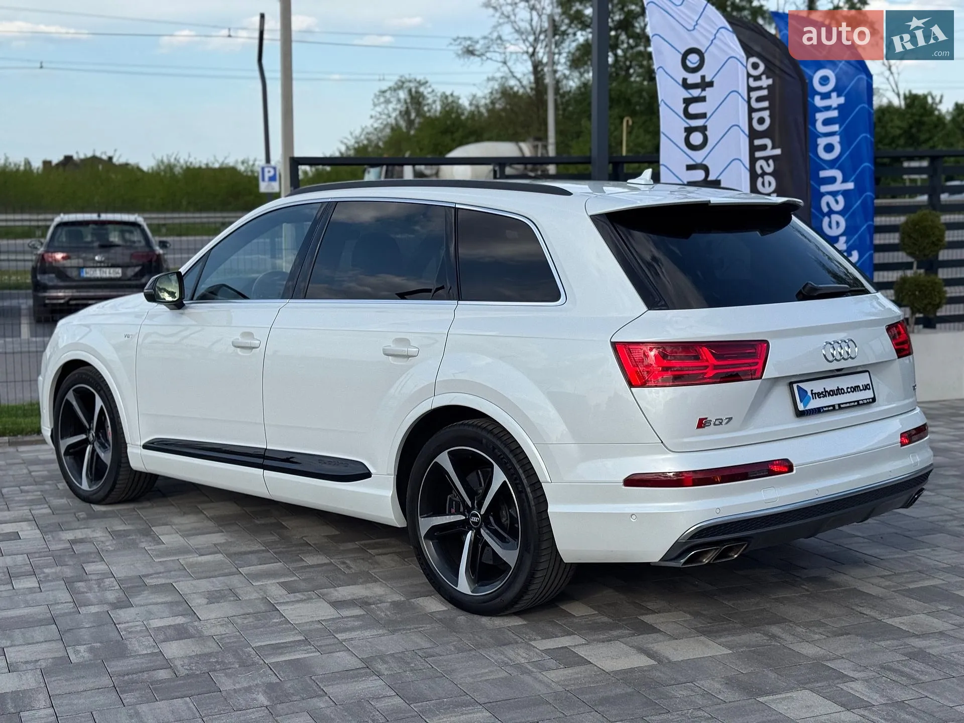 2017 Audi SQ7 - мініатюра 10