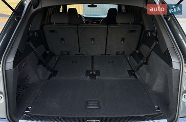 Позашляховик / Кросовер Audi SQ7 2020 в Луцьку