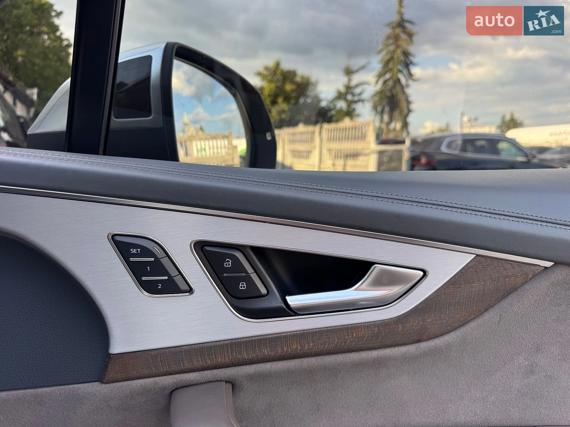 2017 Audi SQ7 - мініатюра 174