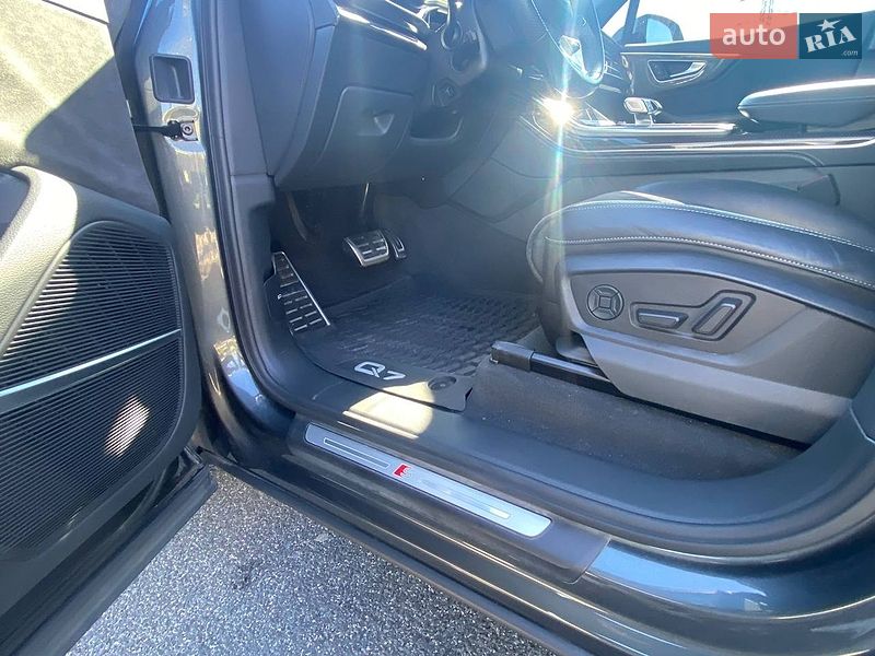 Позашляховик / Кросовер Audi SQ7 2021 в Харкові