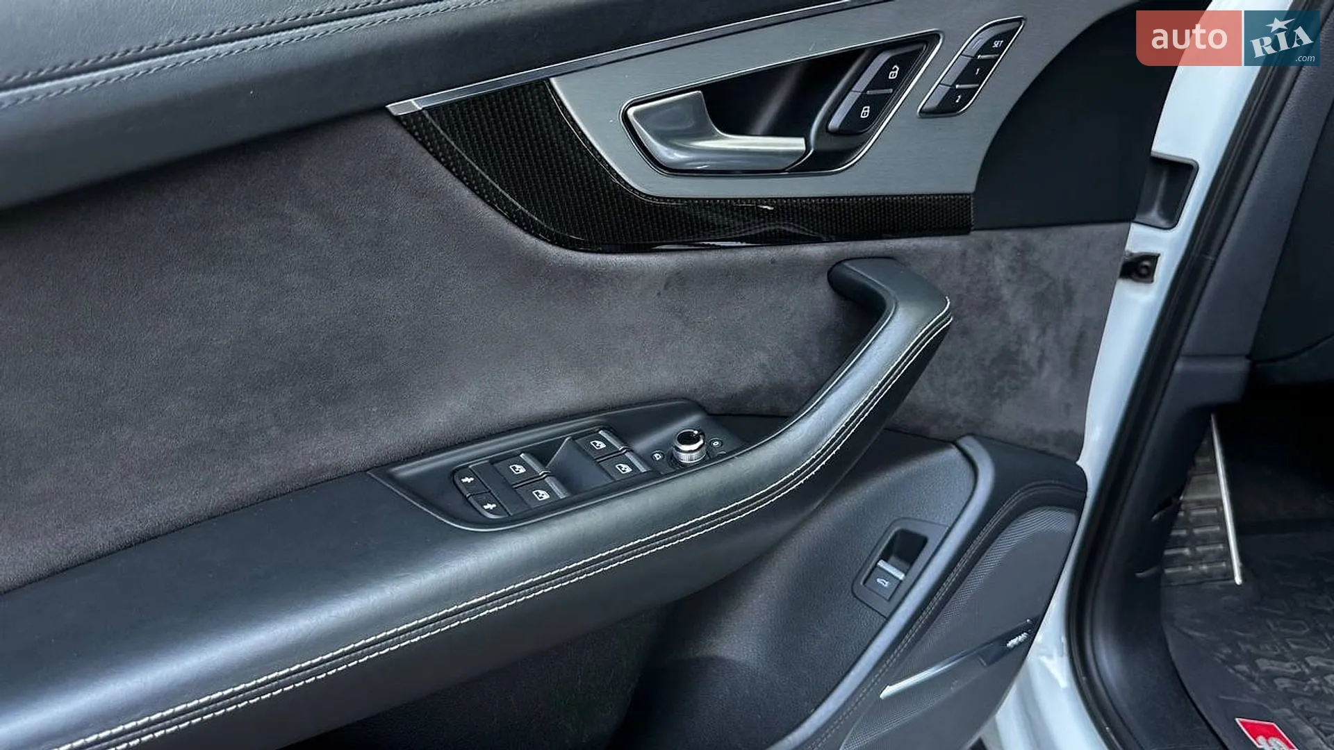 2017 Audi SQ7 - мініатюра 12