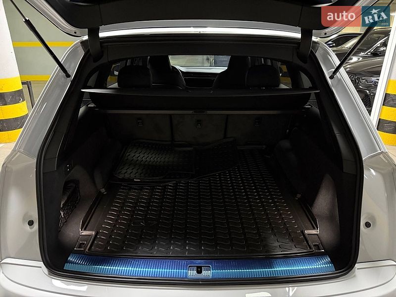 Внедорожник / Кроссовер Audi SQ7 2024 в Киеве